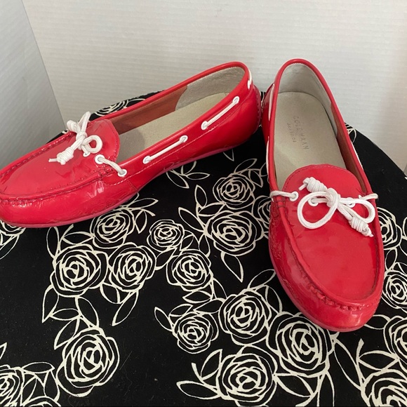 COLE HAAN WOMEN’S GRANT PATENT ESCAPE MOCCASINS - Picture 9 of 12